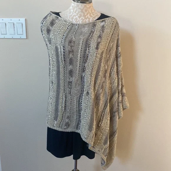 Chico’s Gold Poncho - Picture 3 of 13